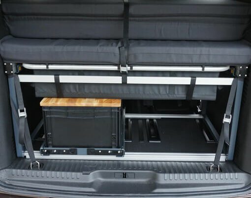 Heckausbau FRED Schlafsystem im Peugeot Traveller mit Auszug für Eurobox