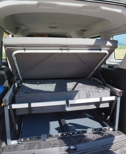 Stilvolle Fiat Doblo Schlafsystem Bild